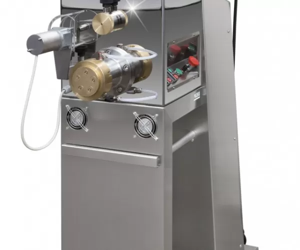 Laboratorio artigianale piccolo macchine per pasta prod. 30 kg/h