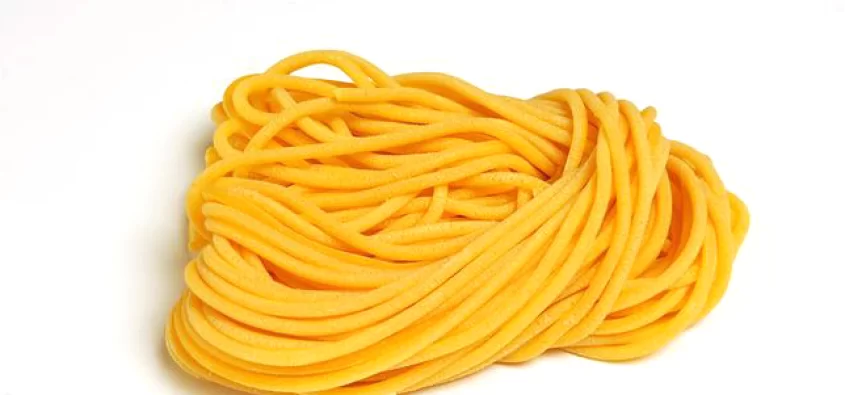 Spaghetti alla carbonara con radicchio di Treviso